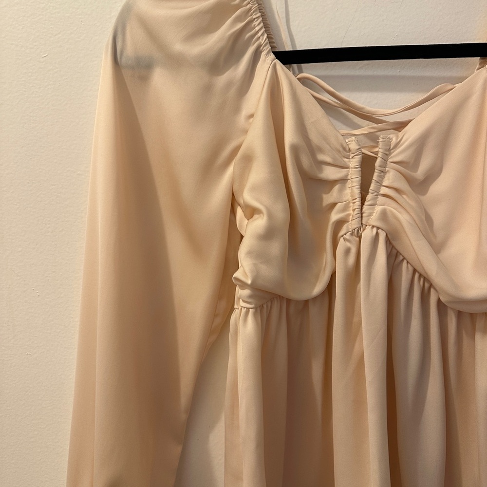 Francesca's Collections Cream Ruched Blouse - Picture 2 of 5